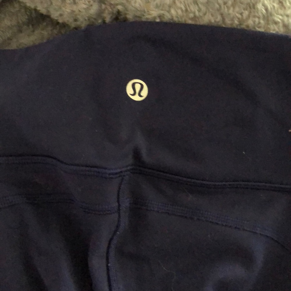 LULULEMON dark blue leggings